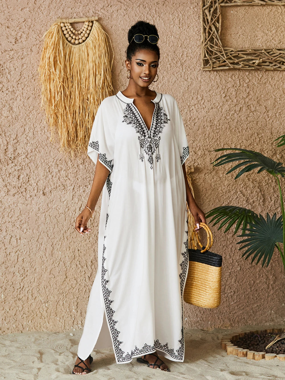 Robe caftan brodée à col en V – Famsineparis